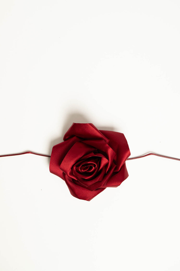 Collana laccio e fiore