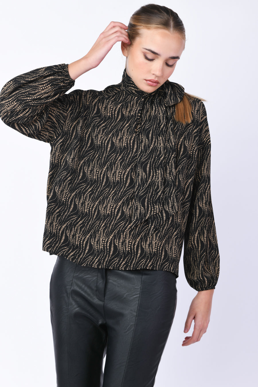 YU2348FANE-23_8_8_890adb13-0d82-4c29-a142-7b429a0f75bd