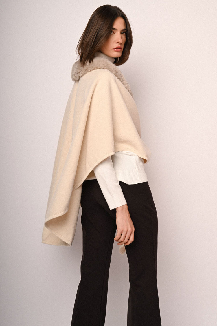 Mantella con collo in faux fur