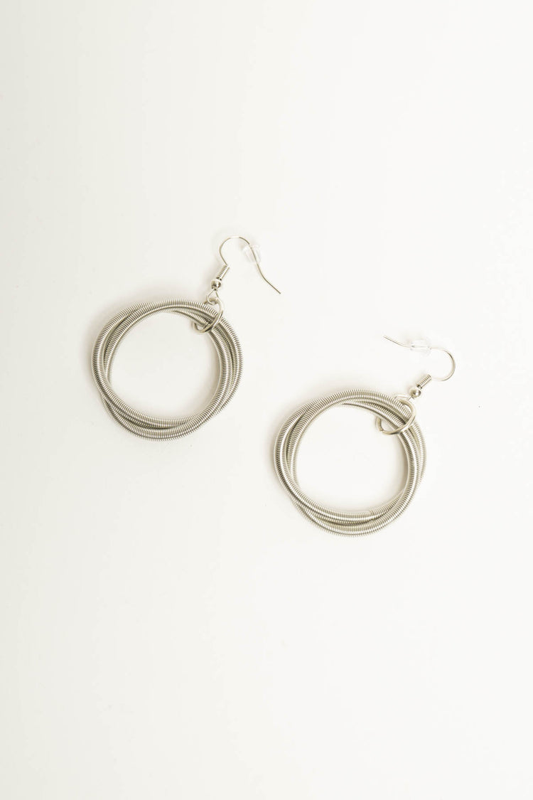 Collana rigida con orecchini cerchio