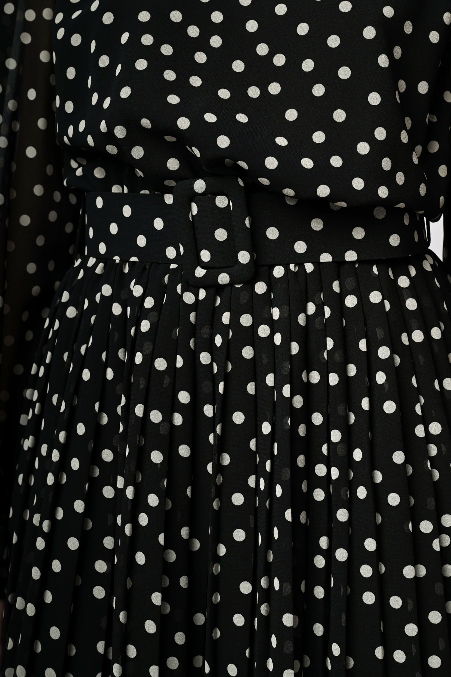 Polka Dot Abito Nero Pois Bianchi Pois Bianchi Outfit Vestito A