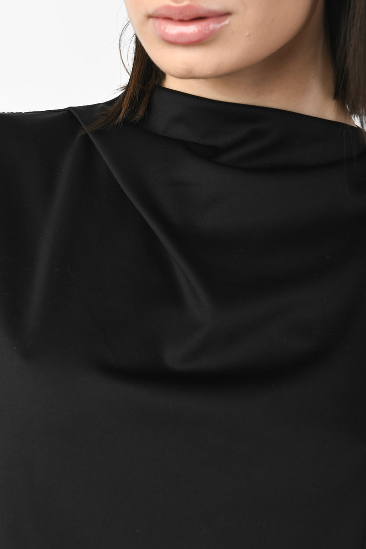 Top smanicato e drappeggiato