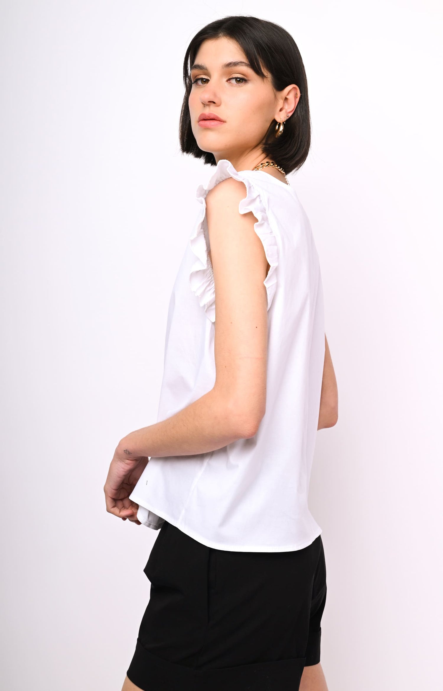 Z2R23340BI-24_4_4_29b03de4-b436-469e-881f-88cea74f639e