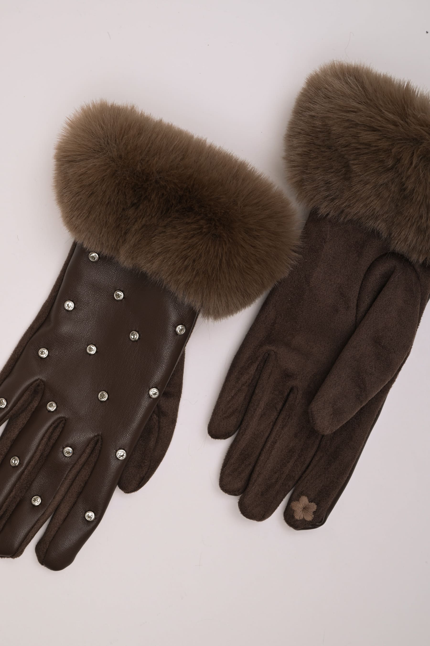 Guanti in similpelle con polsini in faux fur e strass