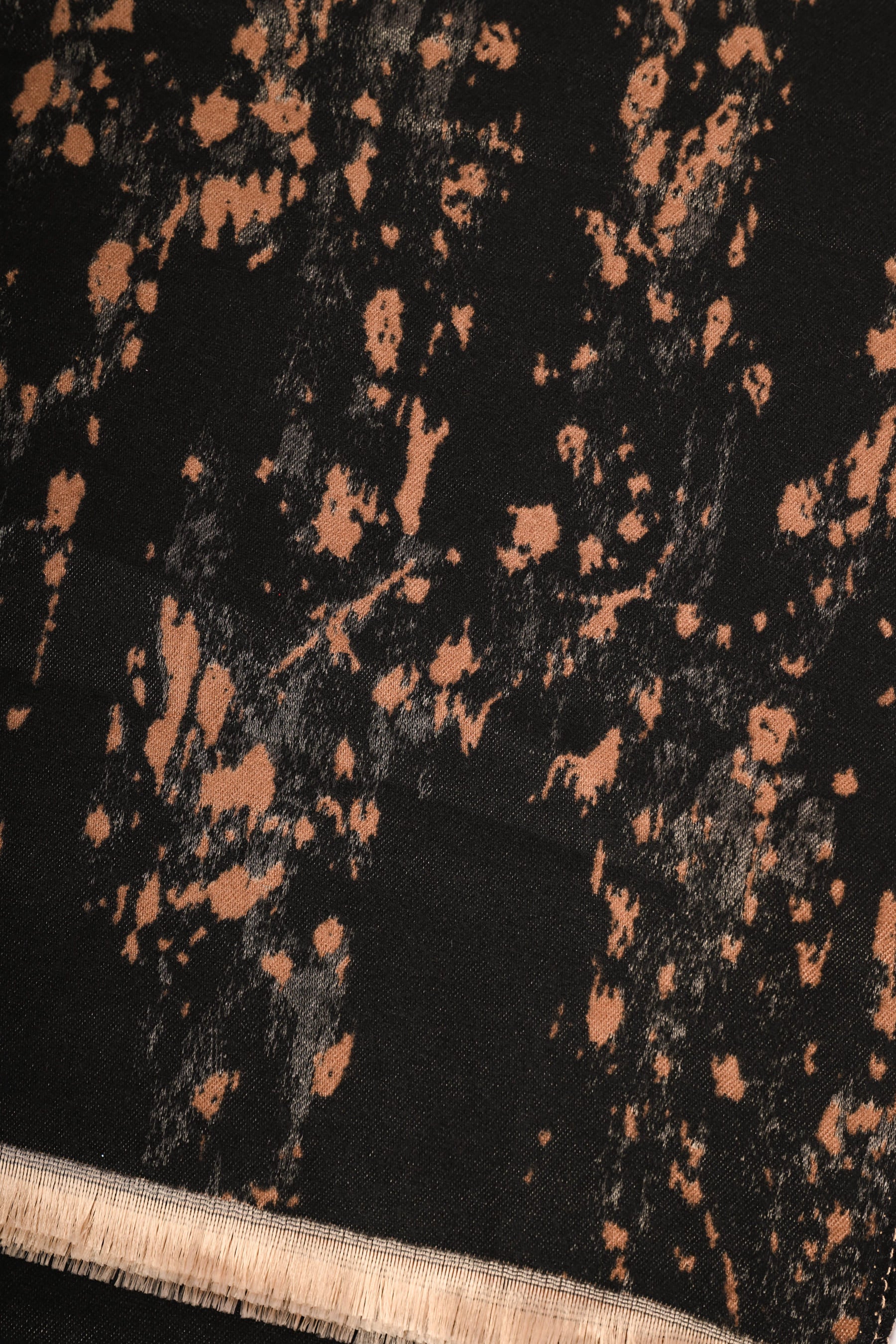 Sciarpa con motivo astratto