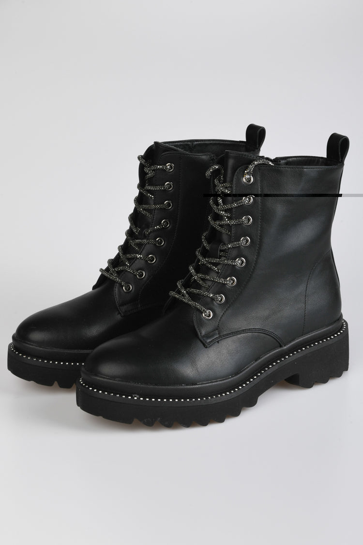 Stivaletti stringati con mini borchie