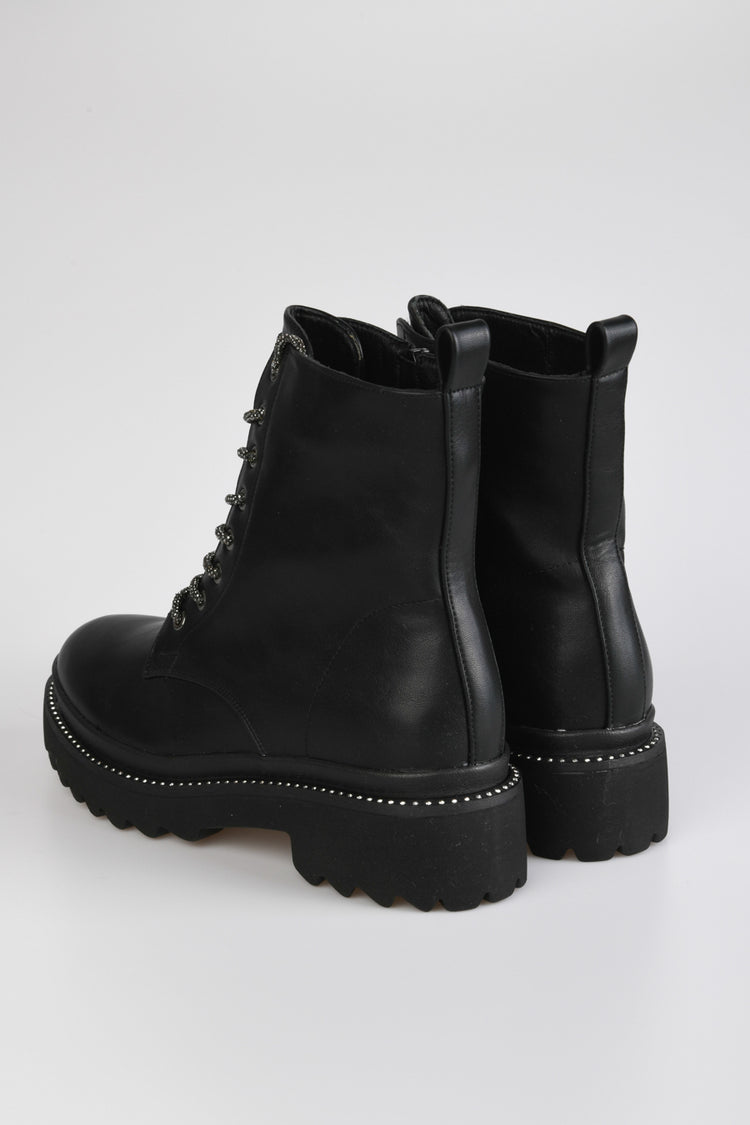 Stivaletti stringati con mini borchie